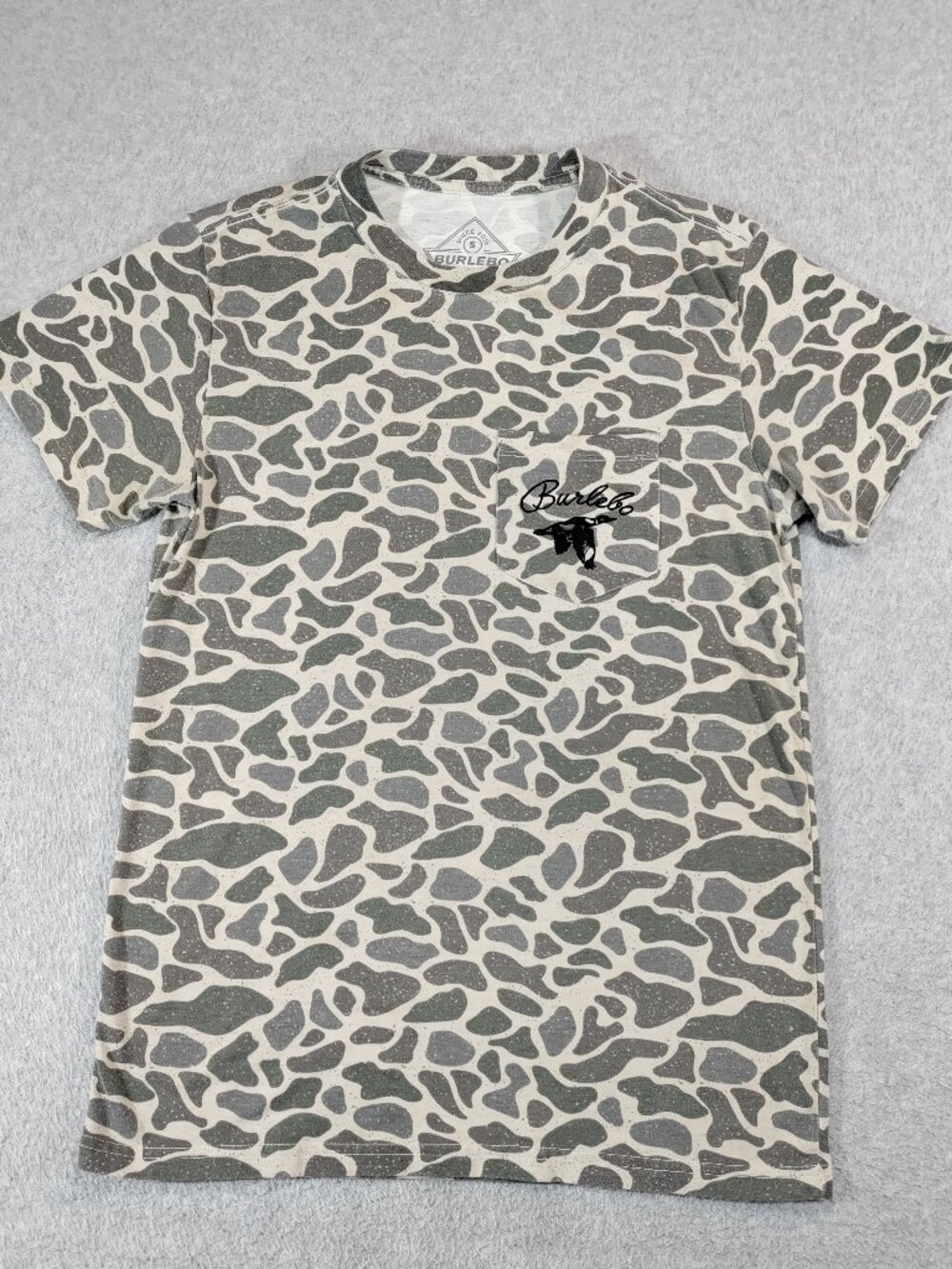 Burlebo Mens Small Gray Beige Animal Print Camo Outdoor T-Shirt Stain